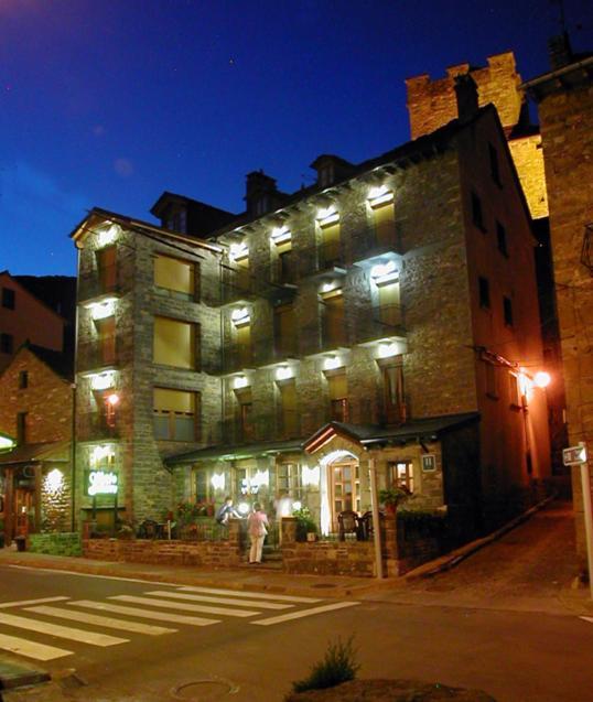 Gabarre Hotell Broto Exteriör bild