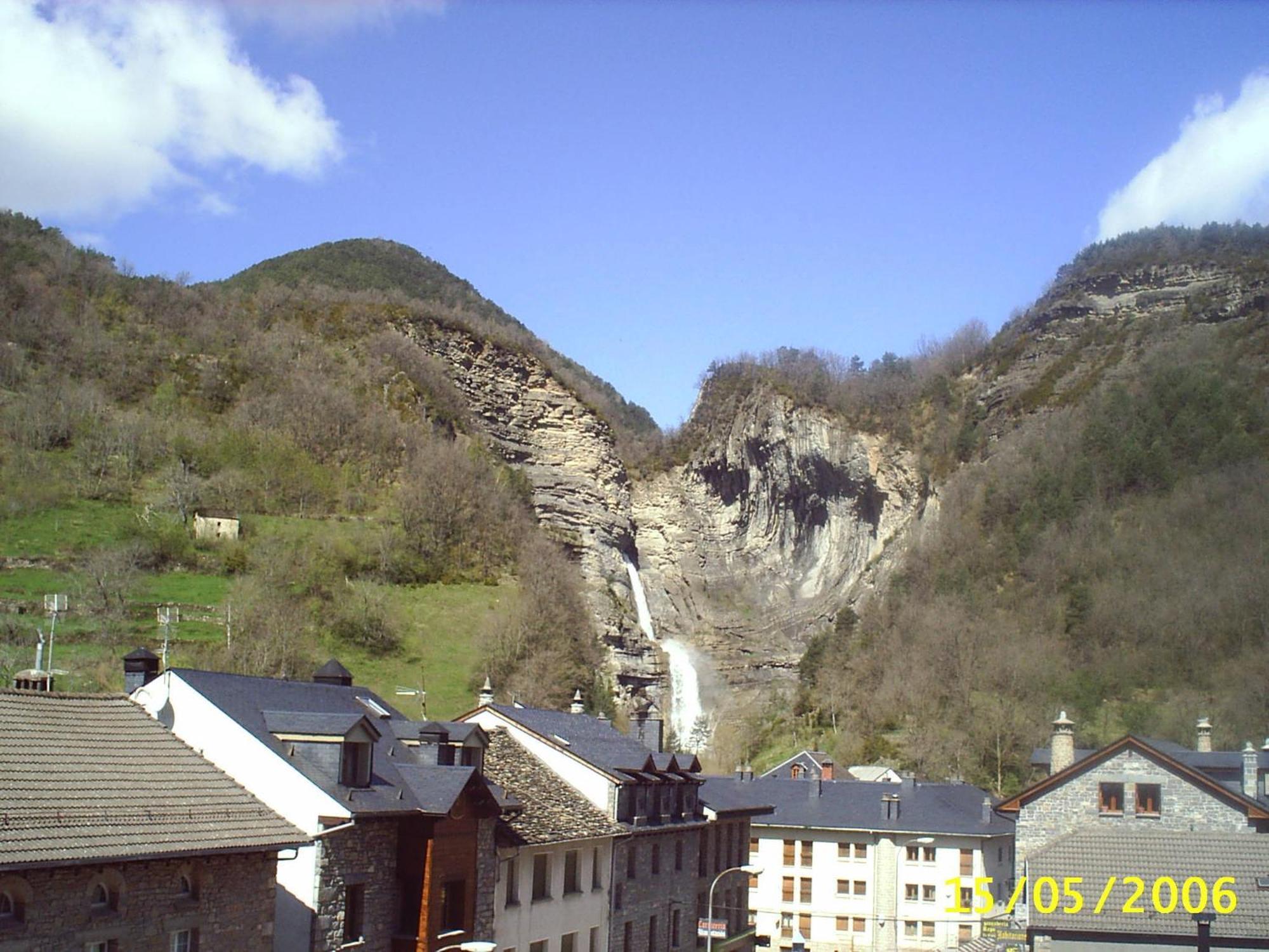 Gabarre Hotell Broto Exteriör bild